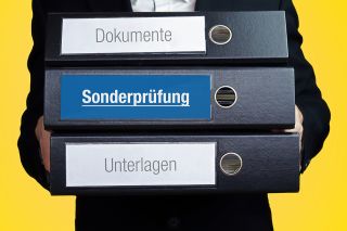 Foto: Ordner für Dokument, Sonderprüfung und Unterlagen